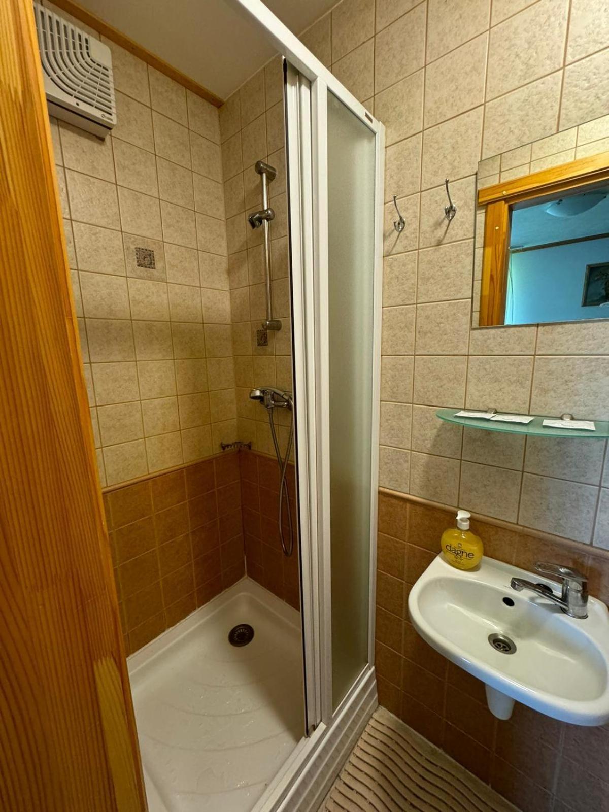 Vonadzini Hotell Stāmeriena Exteriör bild